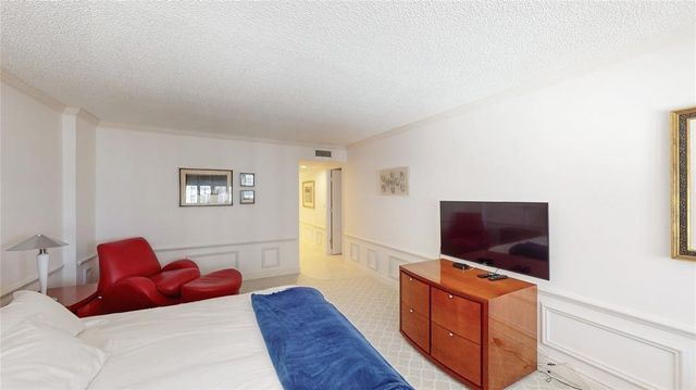 1149 Hillsboro Mile 610, Hillsboro Beach, FL 33062