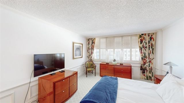 1149 Hillsboro Mile 610, Hillsboro Beach, FL 33062