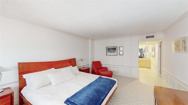 1149 Hillsboro Mile 610, Hillsboro Beach, FL 33062