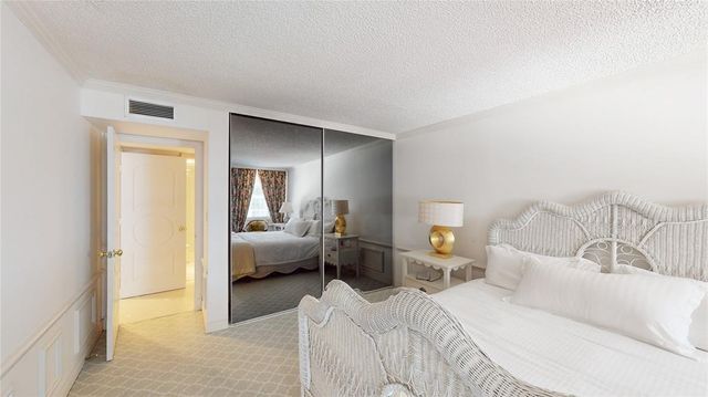 1149 Hillsboro Mile 610, Hillsboro Beach, FL 33062