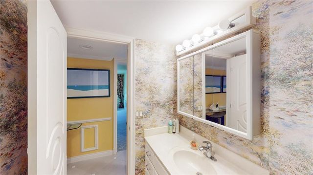 1149 Hillsboro Mile 610, Hillsboro Beach, FL 33062