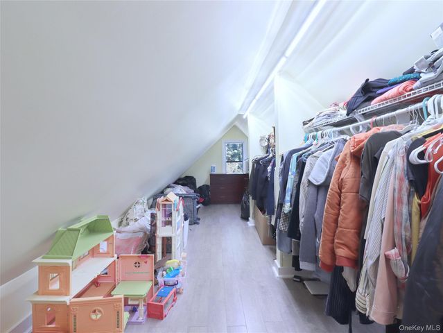 6 Morris Lane, Great Neck, NY 11024