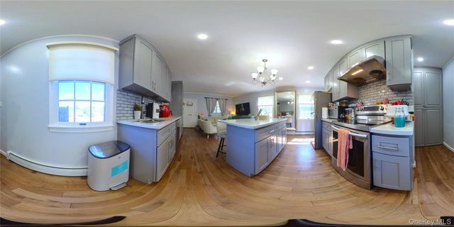 6 Morris Lane, Great Neck, NY 11024