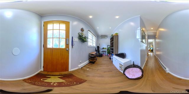 6 Morris Lane, Great Neck, NY 11024