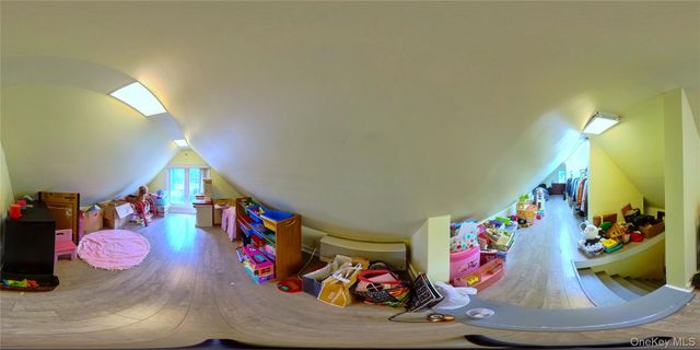 6 Morris Lane, Great Neck, NY 11024