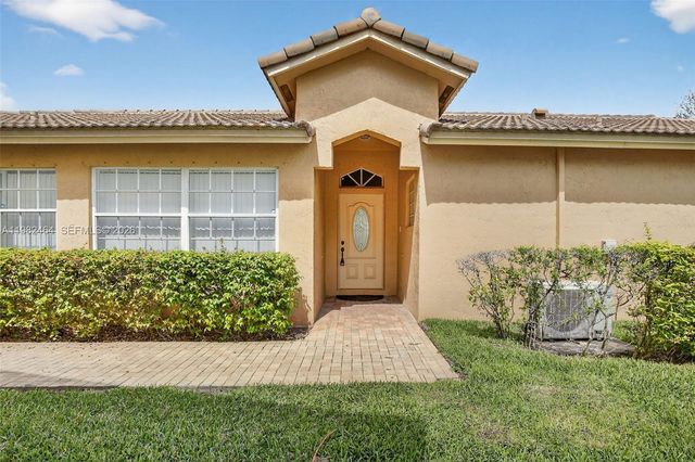 1281 NW 170th Ave, Pembroke Pines, FL 33028