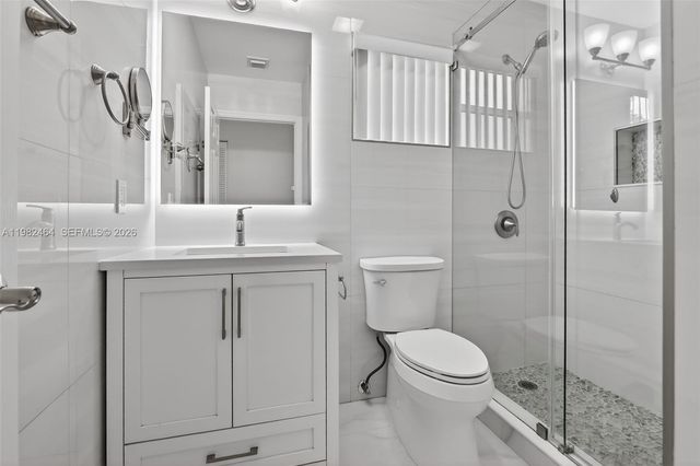 1281 NW 170th Ave, Pembroke Pines, FL 33028