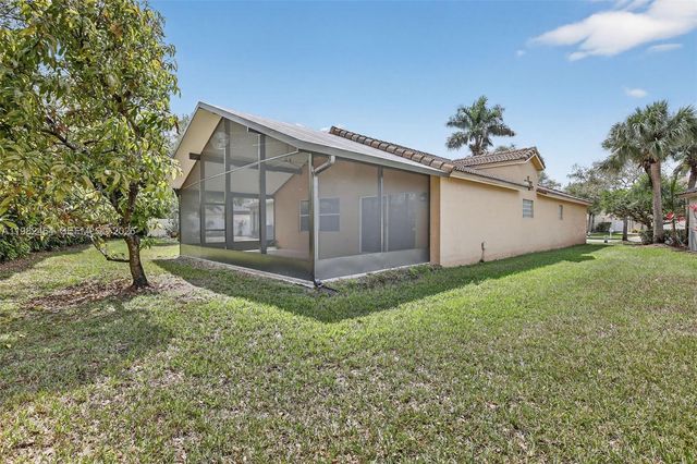 1281 NW 170th Ave, Pembroke Pines, FL 33028