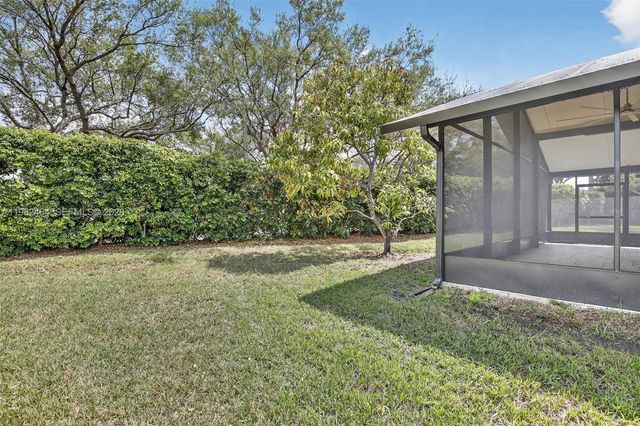 1281 NW 170th Ave, Pembroke Pines, FL 33028