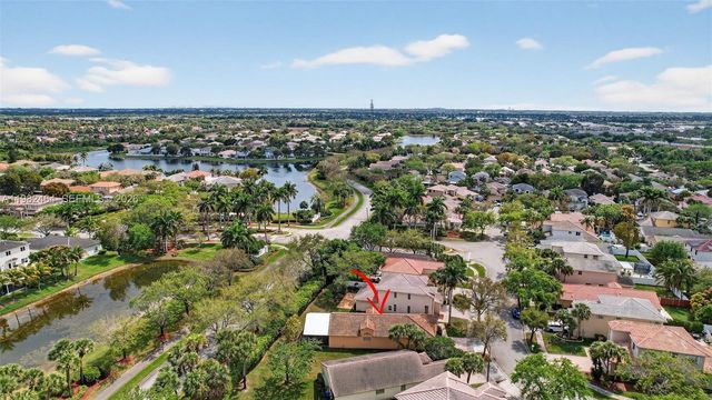 1281 NW 170th Ave, Pembroke Pines, FL 33028