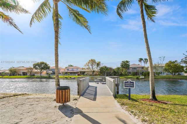 1281 NW 170th Ave, Pembroke Pines, FL 33028