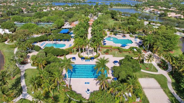 1281 NW 170th Ave, Pembroke Pines, FL 33028