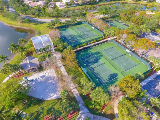 1281 NW 170th Ave, Pembroke Pines, FL 33028