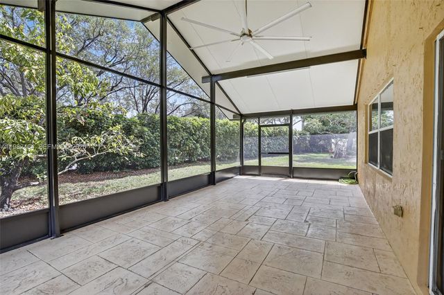 1281 NW 170th Ave, Pembroke Pines, FL 33028