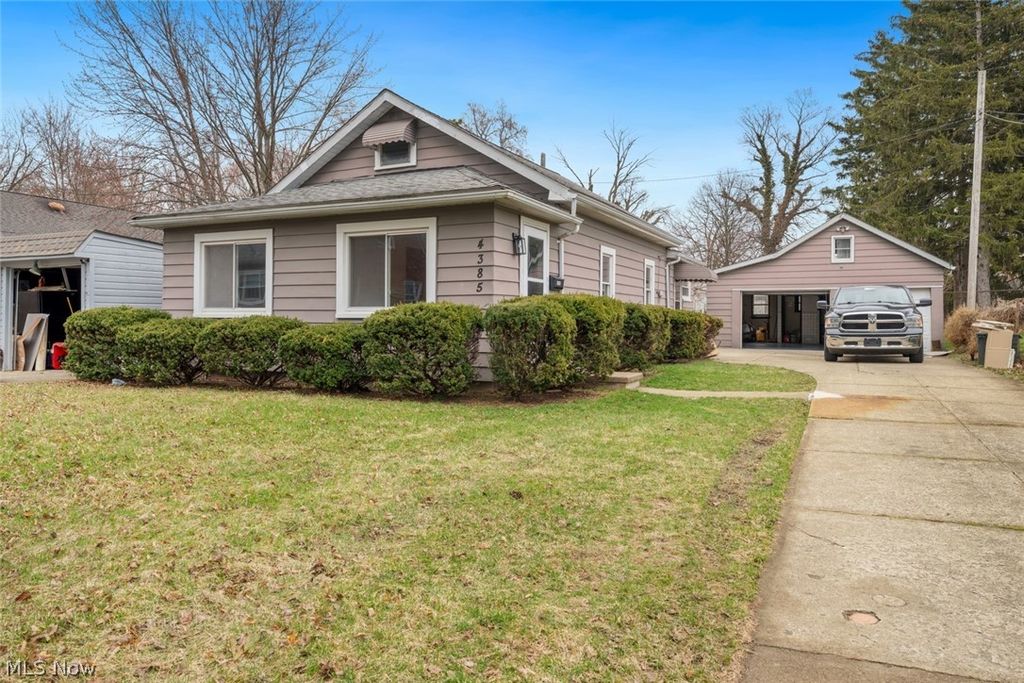 4385 W 229th Street, Fairview Park, OH 44126