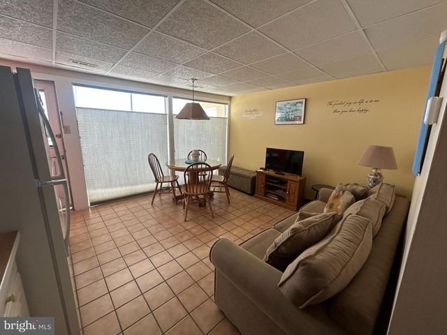 427 E MONTEREY AVE, Wildwood, NJ 08260