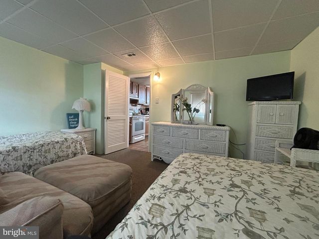 427 E MONTEREY AVE, Wildwood, NJ 08260