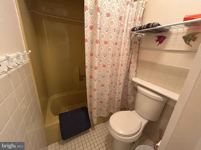 427 E MONTEREY AVE, Wildwood, NJ 08260