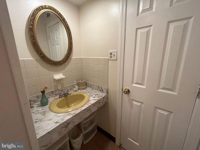 427 E MONTEREY AVE, Wildwood, NJ 08260