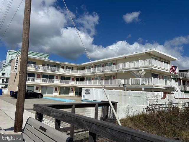 427 E MONTEREY AVE, Wildwood, NJ 08260