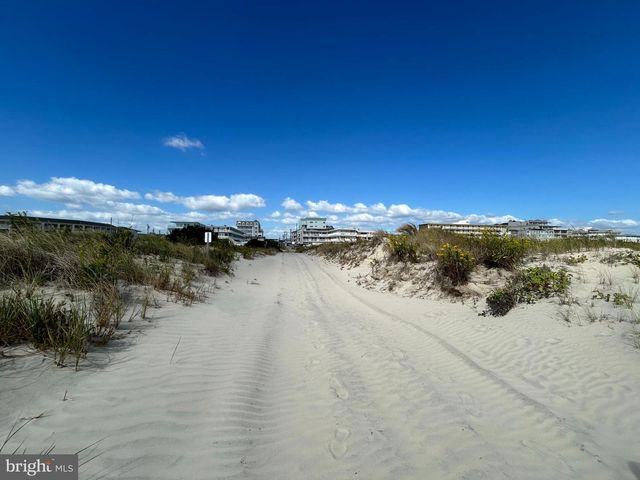 427 E MONTEREY AVE, Wildwood, NJ 08260