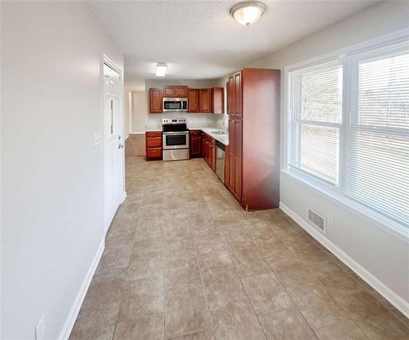 4060 W Stubbs Road W, South Fulton, GA 30349