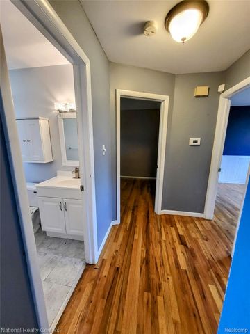 15867 Loreto Street, Roseville, MI 48066