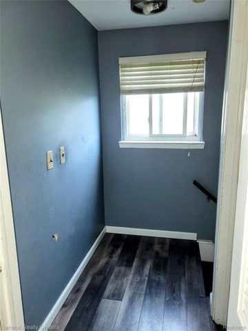 15867 Loreto Street, Roseville, MI 48066