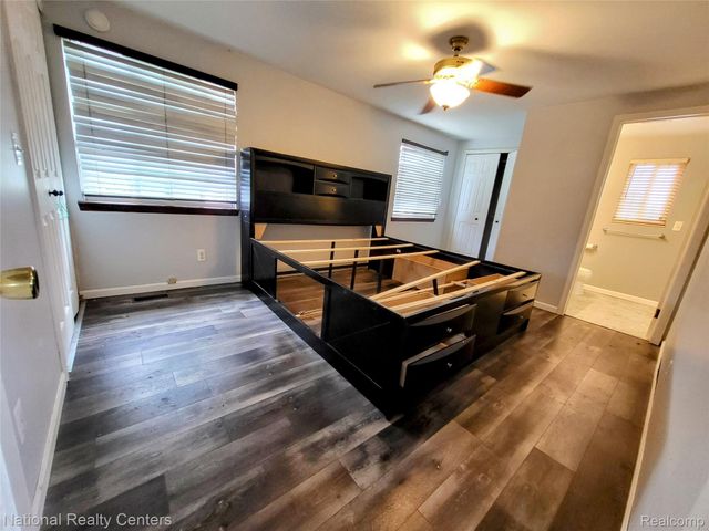 15867 Loreto Street, Roseville, MI 48066