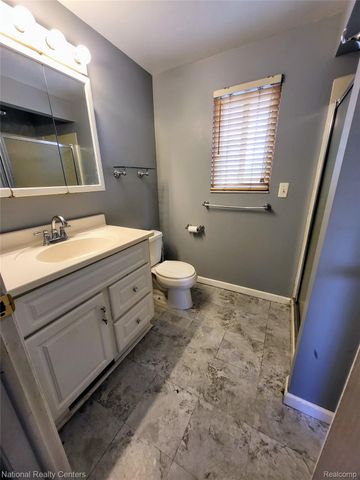 15867 Loreto Street, Roseville, MI 48066