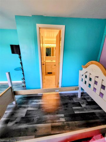 15867 Loreto Street, Roseville, MI 48066