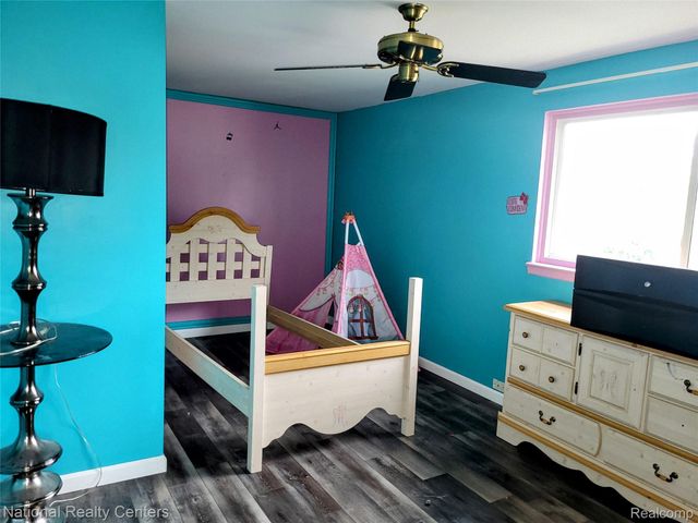 15867 Loreto Street, Roseville, MI 48066