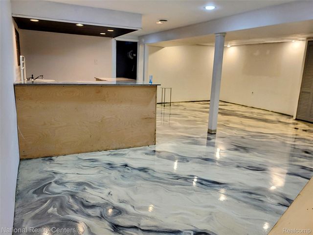 15867 Loreto Street, Roseville, MI 48066