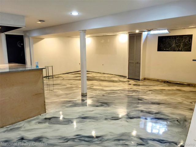 15867 Loreto Street, Roseville, MI 48066