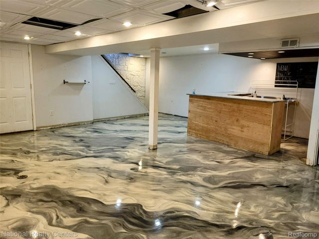 15867 Loreto Street, Roseville, MI 48066