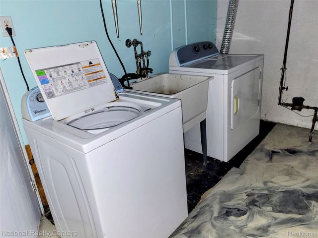 15867 Loreto Street, Roseville, MI 48066