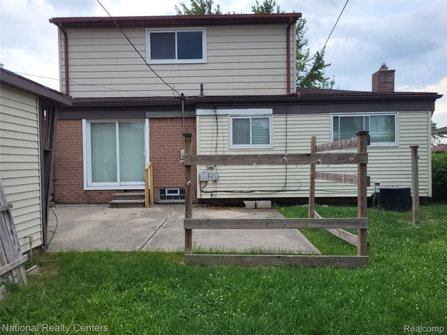 15867 Loreto Street, Roseville, MI 48066