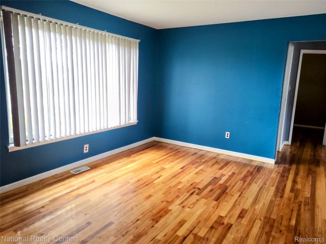 15867 Loreto Street, Roseville, MI 48066