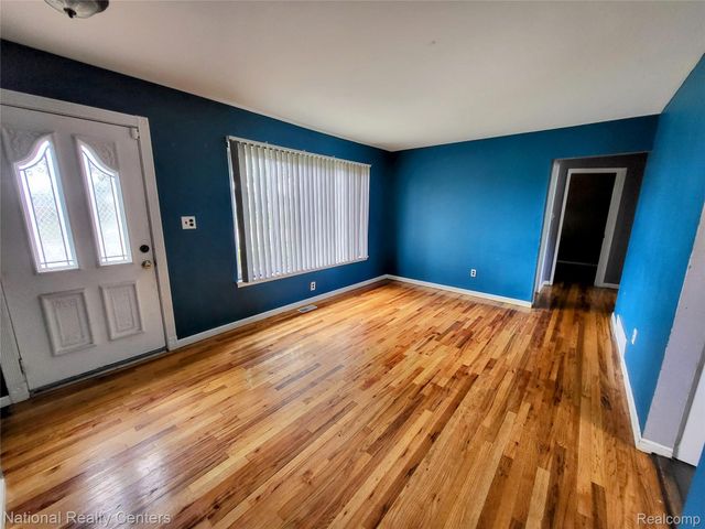 15867 Loreto Street, Roseville, MI 48066