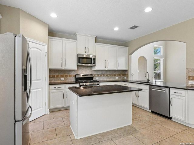 2949 Mistywood Ln, Schertz, TX 78108