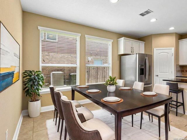 2949 Mistywood Ln, Schertz, TX 78108