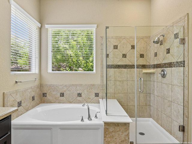 2949 Mistywood Ln, Schertz, TX 78108