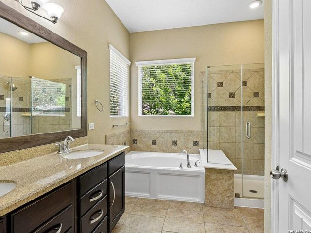 2949 Mistywood Ln, Schertz, TX 78108