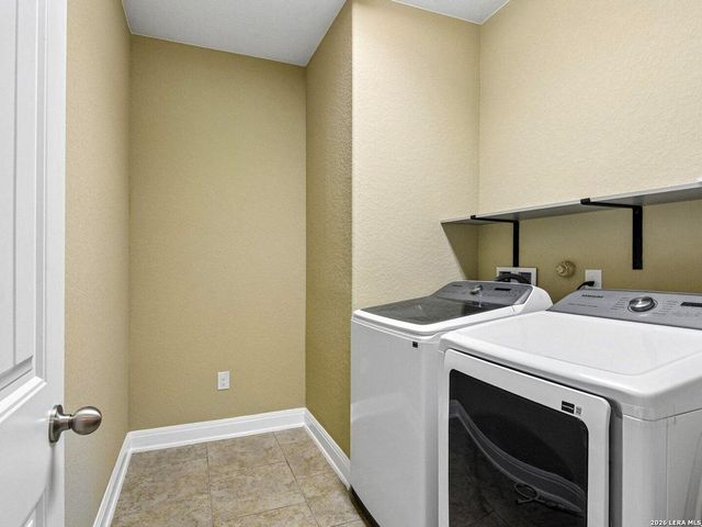 2949 Mistywood Ln, Schertz, TX 78108