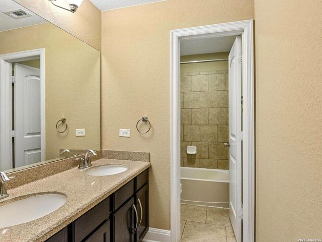 2949 Mistywood Ln, Schertz, TX 78108