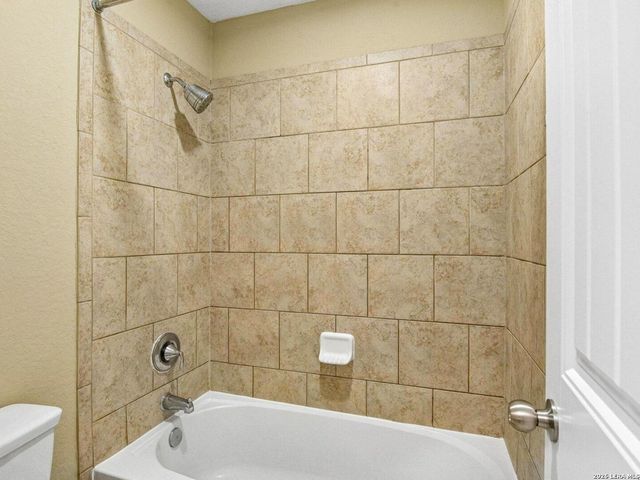 2949 Mistywood Ln, Schertz, TX 78108