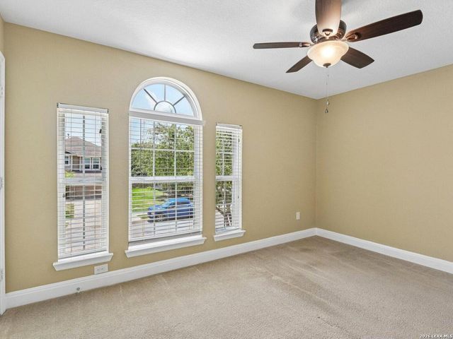 2949 Mistywood Ln, Schertz, TX 78108