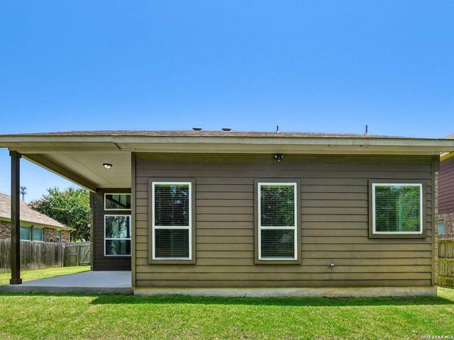 2949 Mistywood Ln, Schertz, TX 78108