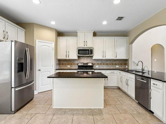2949 Mistywood Ln, Schertz, TX 78108