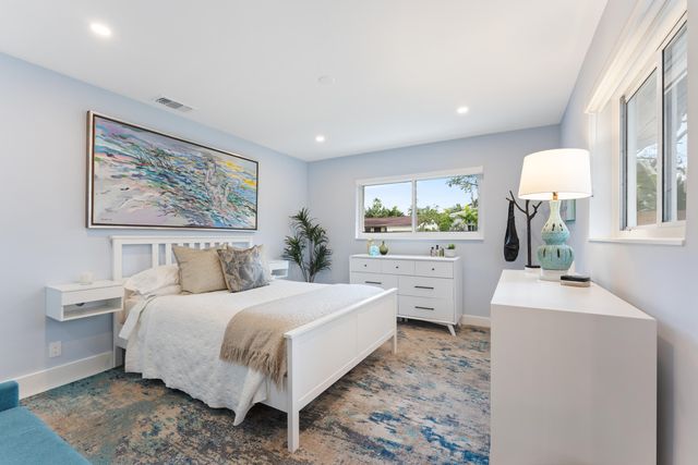 807 SE 11th Court, Fort Lauderdale, FL 33316